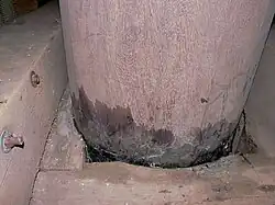 Wrijvingsvlak burrie met links korte burriebalk aan de stormbintzijde