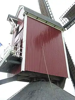 Kardoezen bij een standerdmolen