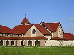 Onze-Lieve-Vrouweklooster boven de Molday (2012)