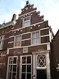 Huis met trapgevel in haarlemse trant