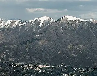 Monte Lema met op de voorgrond Agra