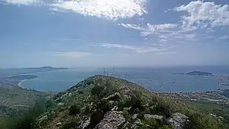 Panoramisch zicht over de Golf van Gaeta vanaf Monte Santa Maria