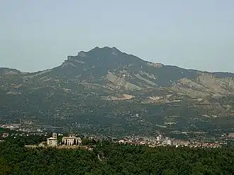 Monte Ascensione met op de voorgrond de stad Ascoli Piceno