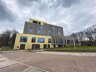 Hoofdgebouw de BEUK van het Montessori College in Nijmegen