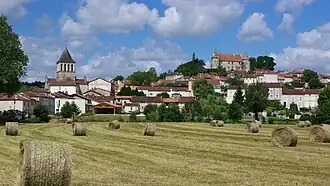 Zicht op Montmoreau-Saint-Cybard