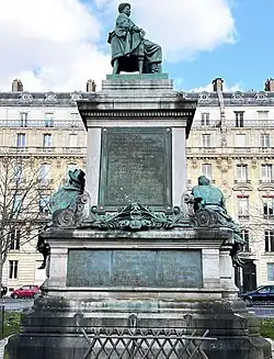 Dumasmonument in Parijs. Links D'Artagnan