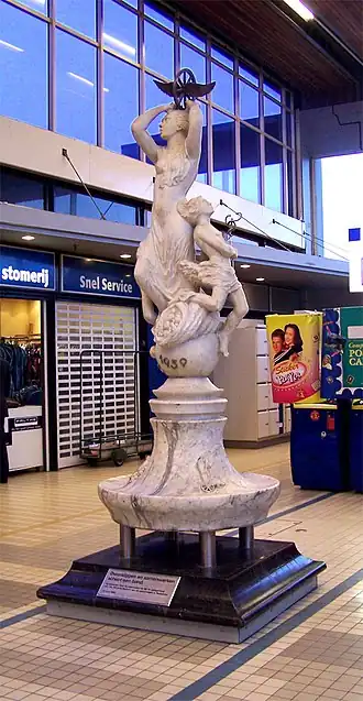 Situatie in 2006 (met de sokkel uit 1989)