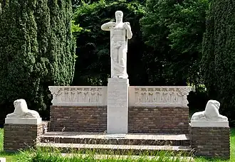 Monument voor de Binnenlandse Strijdkrachten. Gemaakt door Jan van Luijn in 1947