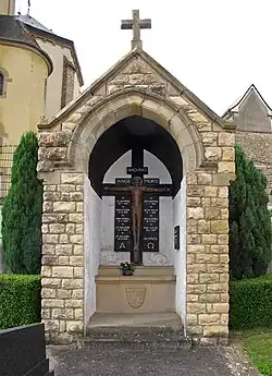 Monument aux Morts (1949), Canach