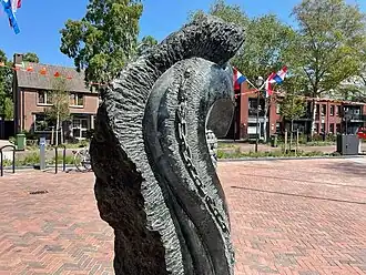 Met een gebroken ketting