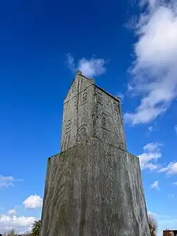 Monument voor de Borg Bettingeheem in het stadspark groene scheg.