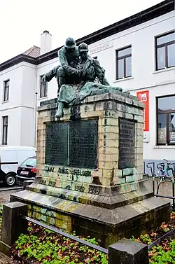 oorlogsmonument in Sint-Pieters-Leeuw