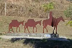 Monumento ao Tropeiro aan de hoofdweg (MG-232) in Santana do Paraíso
