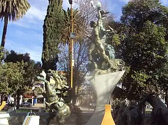 Monument in het centrum van Cliza