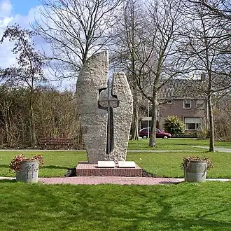 Het gedenkteken aan de Woudweg ter nagedachtenis aan de fusillade