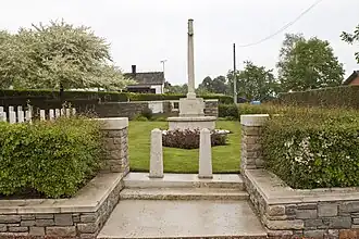 Toegang en Cross of Sacrifice