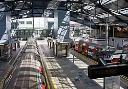 De perronhal gezien van het bordes