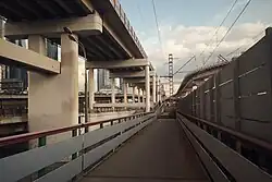 De toegangen bij de Sjmitovski Projezd