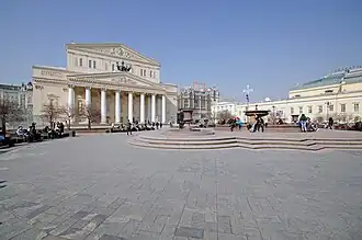 Zicht op het plein met op de achtergrond het Bolsjojtheater