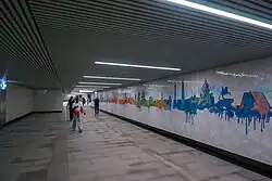 De voetgangerstunnel onder de Oelitsa Akademika Oparina.