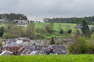 Zicht over de daken van Montreuil vanaf de feodale motte