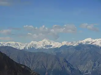 Mount Steele (midden); Mount Lucania links daarachter