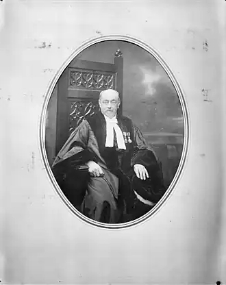 Seerp Gratama in toga als raadsheer