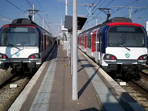 Gerenoveerde treinen op Boissy-Saint-Léger