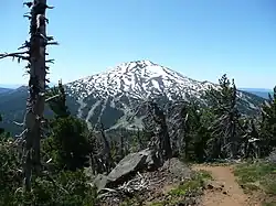 Gezien vanaf Tumalo Mountain in het noordoosten