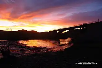 Zonsondergang in de buurt van Çayırlı