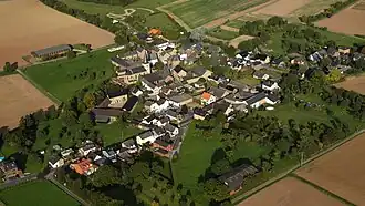 Luchtfoto van het dorp (2015)