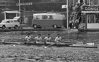 Mulder (uiterst links) met zijn team in 1969