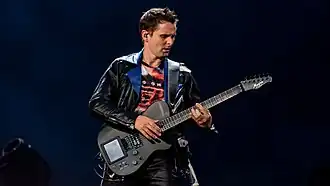 Bellamy live in Ashton Gate stadion tijdens een optreden in 2019