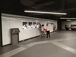 Vitrines met opgegraven voorwerpen