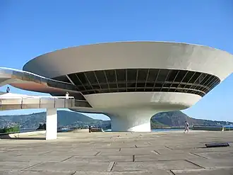 Het Museu de Arte Contemporânea van Oscar Niemeyer