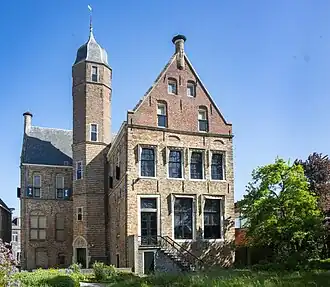 Martenastins, voorzijde