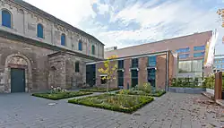 Kerk, kloostertuin & bijgebouw