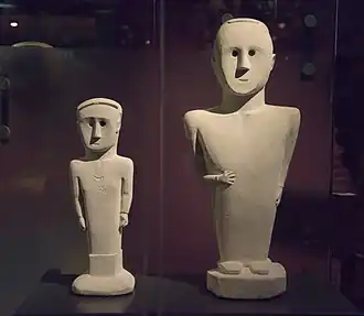 Voorouderbeeldjes uit Halilulik, Rijksmuseum Volkenkunde Leiden