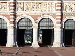 Toegang tot de Passage vanaf de Museumbrug.