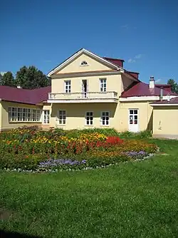 Binnenhof van het huismuseum van Tsjaikovski