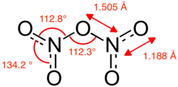 Structuurformule en van distikstofpentaoxide (moleculaire vorm)