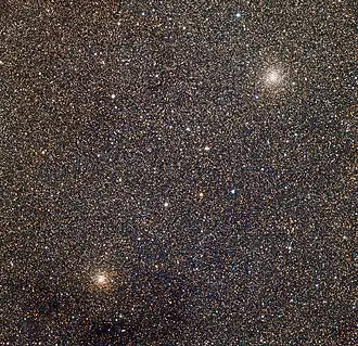 NGC 6522 (rechtsboven) en NGC 6528