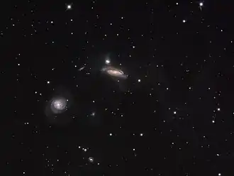 Opname van NGC 7769 (linksonder), NGC 7770 (vlak boven NGC 7771) en NGC 7771 (midden)