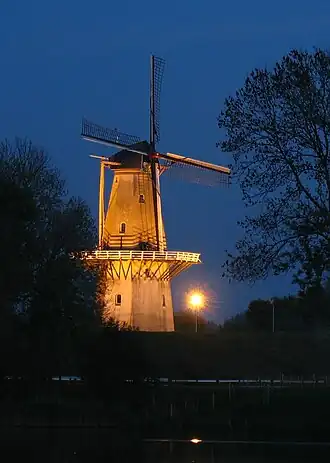 De molen bij nacht