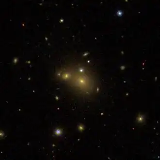 NGC 4199-1 (midden, rechts)