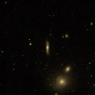 NGC 5723 (midden)