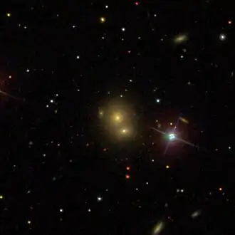 NGC 6074-2 (rechtsonder NGC 6074-1)