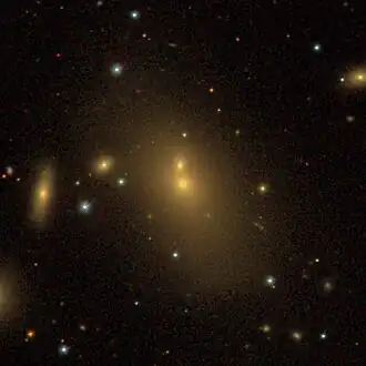 NGC 7720-2, boven NGC 7720-1