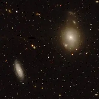 NGC 649 (links) en NGC 647