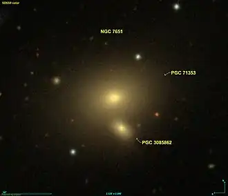 NGC 7651-2 (rechtsonder NGC 7651-1)